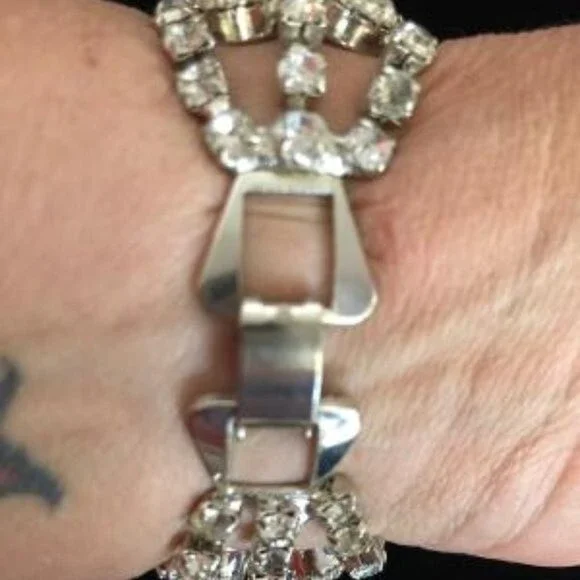 Vintage Rhinestone Bracelet and Clip On Earring Set - Picture 10 of 10